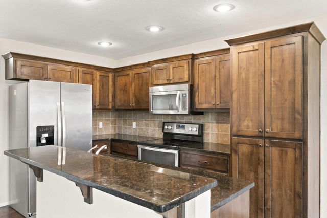 1101 S Venice Avenue, Republic, MO 65738