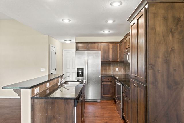 1101 S Venice Avenue, Republic, MO 65738