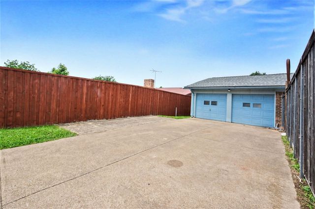 1738 Glouchester Drive, Garland, TX 75044