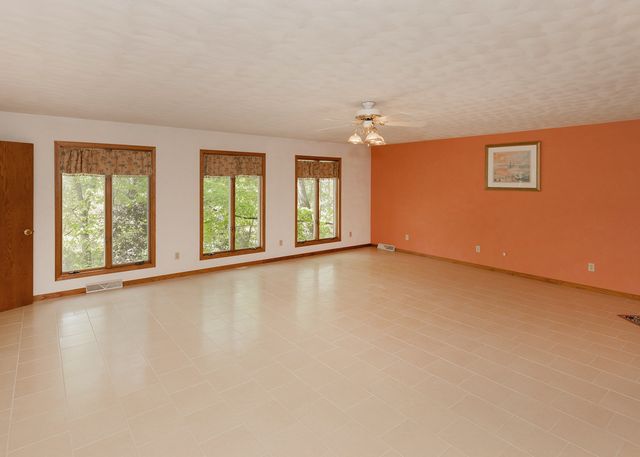 9554 Rock River View, Colona, IL 61241