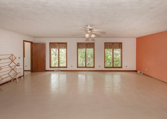 9554 Rock River View, Colona, IL 61241