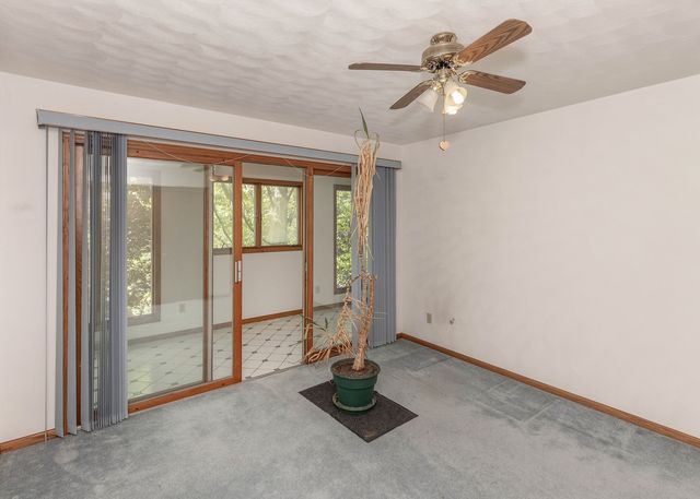 9554 Rock River View, Colona, IL 61241
