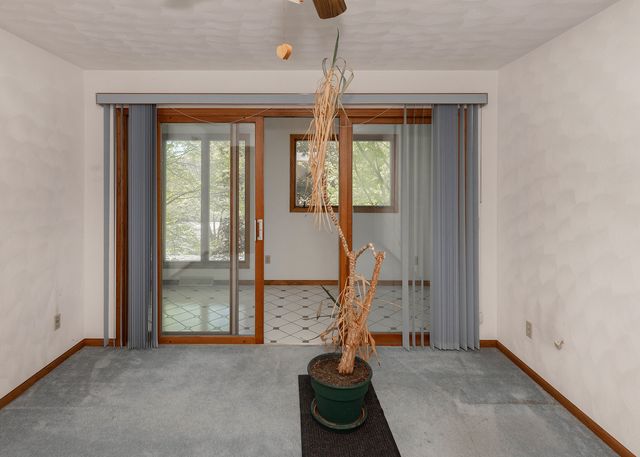 9554 Rock River View, Colona, IL 61241