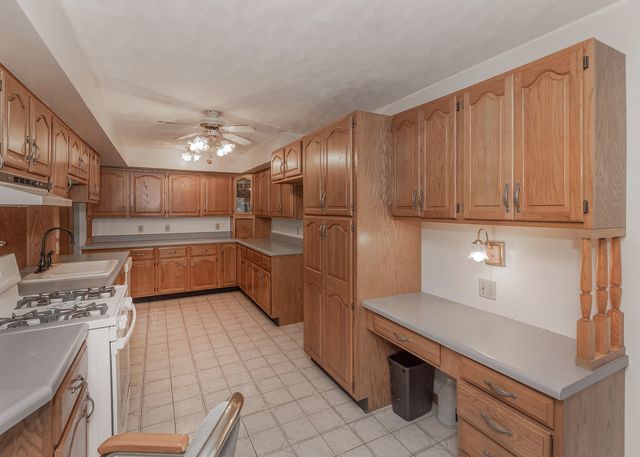 9554 Rock River View, Colona, IL 61241
