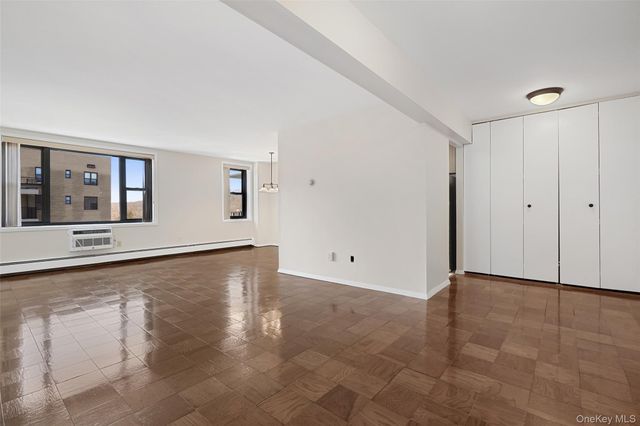 25 Stewart Place 615, Mount Kisco, NY 10549