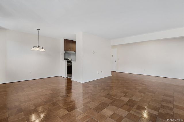 25 Stewart Place 615, Mount Kisco, NY 10549