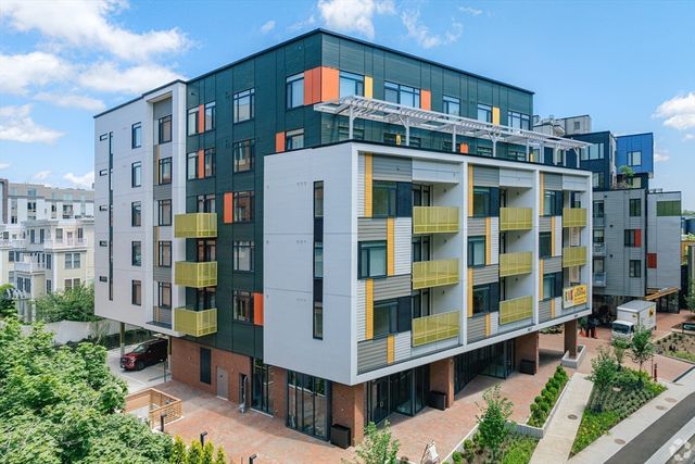 605 Concord 205, Cambridge, MA 02138