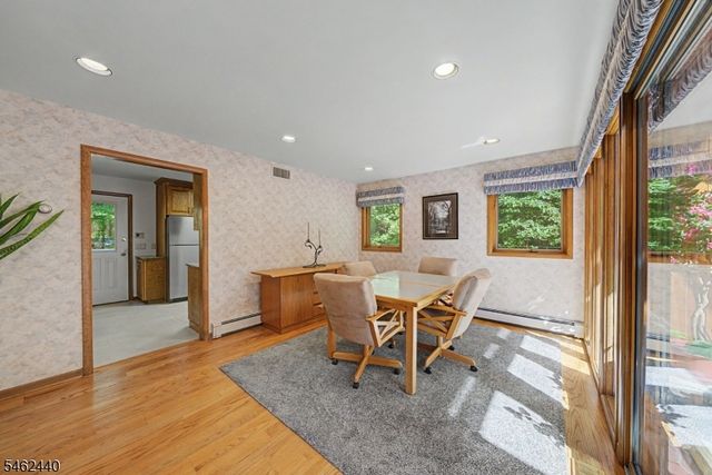 5 Allen Dr, Kinnelon Boro, NJ 07405