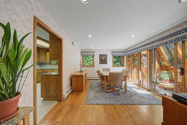 5 Allen Dr, Kinnelon Boro, NJ 07405