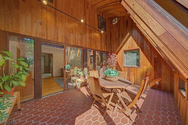 5 Allen Dr, Kinnelon Boro, NJ 07405
