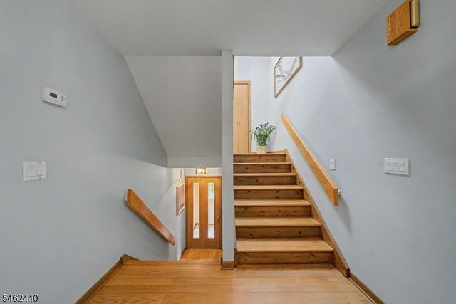 5 Allen Dr, Kinnelon Boro, NJ 07405