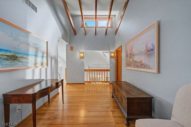 5 Allen Dr, Kinnelon Boro, NJ 07405