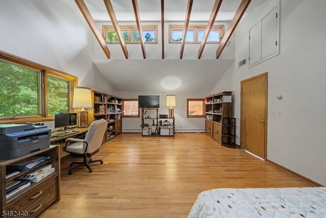 5 Allen Dr, Kinnelon Boro, NJ 07405