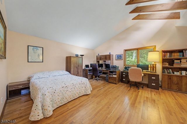 5 Allen Dr, Kinnelon Boro, NJ 07405