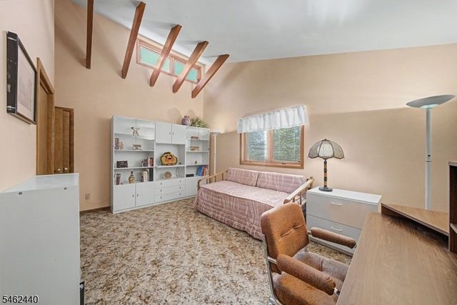 5 Allen Dr, Kinnelon Boro, NJ 07405