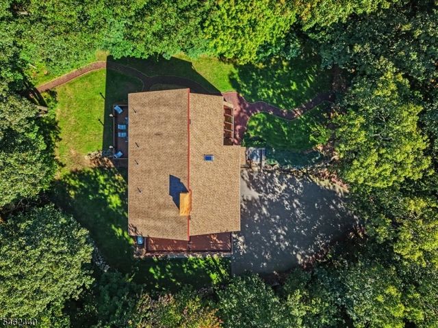 5 Allen Dr, Kinnelon Boro, NJ 07405