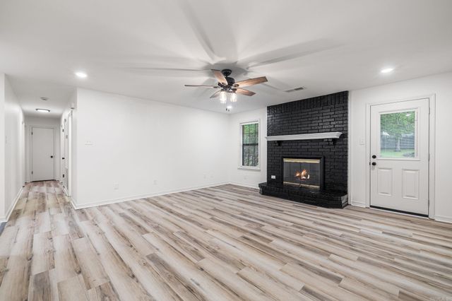 40 Sunset Lane, Cabot, AR 72023