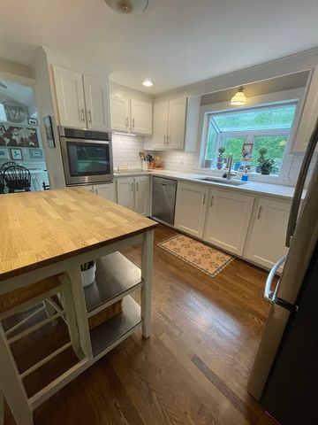 29 Howard, Hamilton, MA 01982