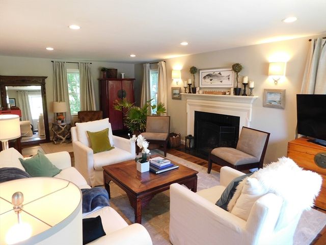 29 Howard, Hamilton, MA 01982