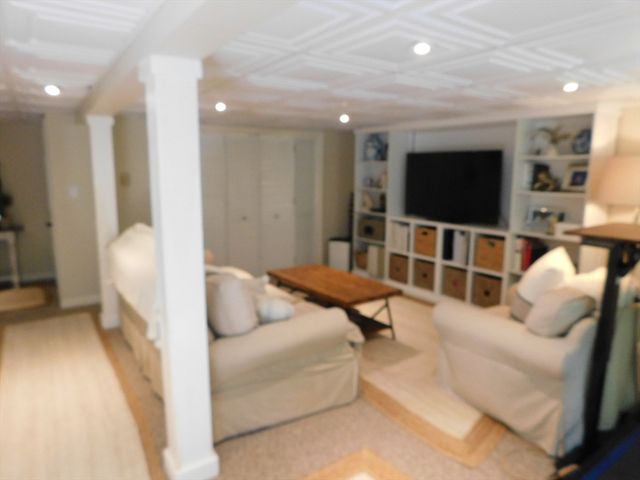29 Howard, Hamilton, MA 01982
