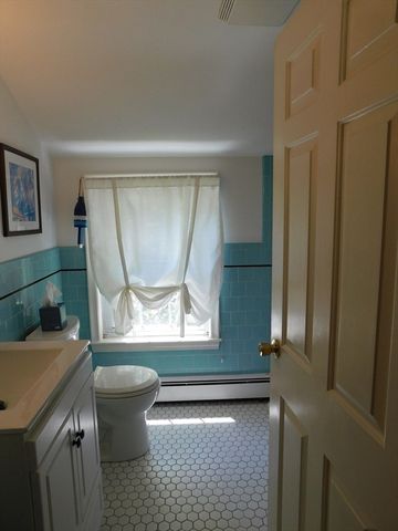 29 Howard, Hamilton, MA 01982