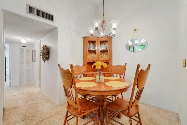 1109 Duncan Circle 203, Palm Beach Gardens, FL 33418