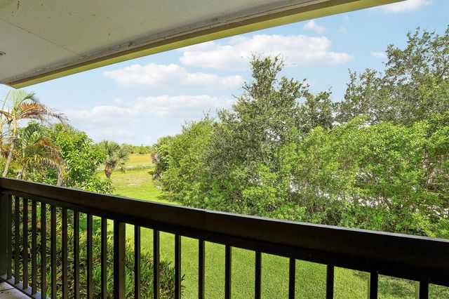1109 Duncan Circle 203, Palm Beach Gardens, FL 33418