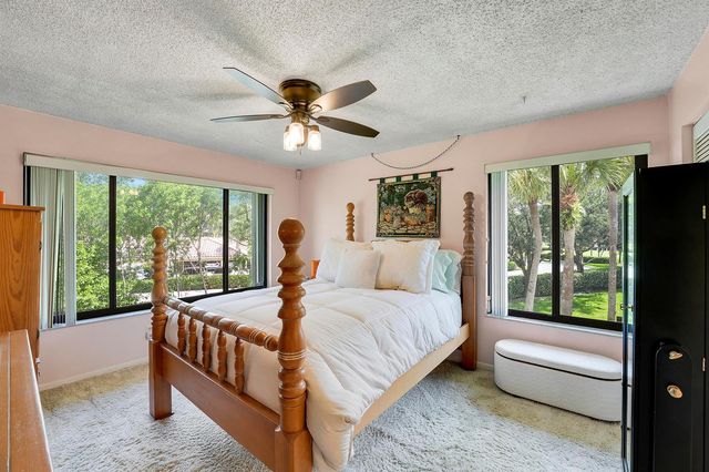 1109 Duncan Circle 203, Palm Beach Gardens, FL 33418