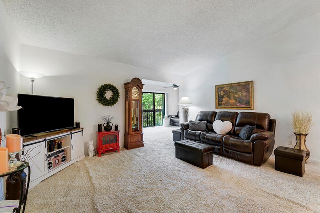 1109 Duncan Circle 203, Palm Beach Gardens, FL 33418
