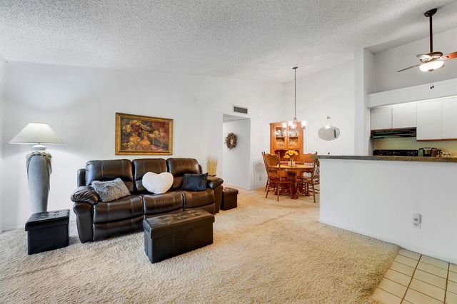 1109 Duncan Circle 203, Palm Beach Gardens, FL 33418