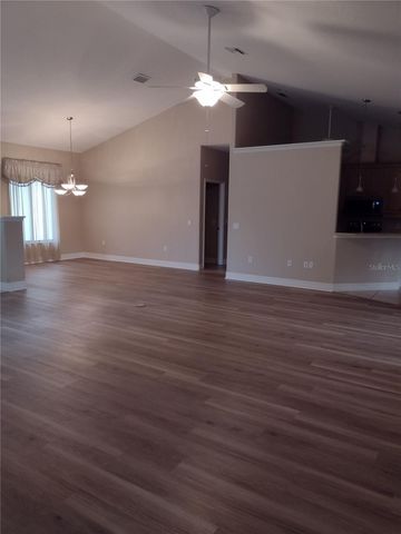 592 DOWLING CIRCLE, Lady Lake, FL 32159