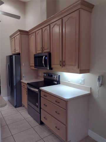 592 DOWLING CIRCLE, Lady Lake, FL 32159