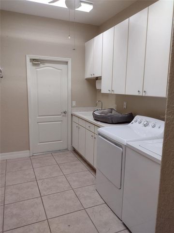 592 DOWLING CIRCLE, Lady Lake, FL 32159