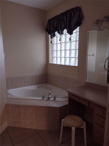 592 DOWLING CIRCLE, Lady Lake, FL 32159