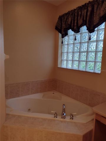 592 DOWLING CIRCLE, Lady Lake, FL 32159