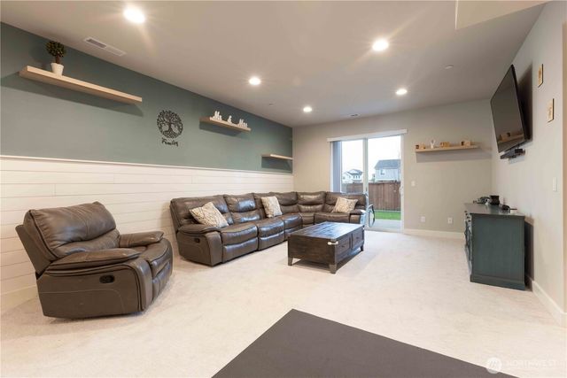 10260 Ramble Drive NW, Bremerton, WA 98383