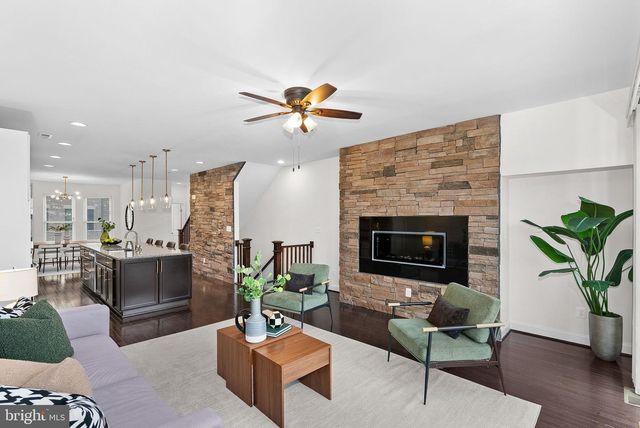 20401 CODMAN DR, Ashburn, VA 20147