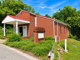 1933/1910 Lowell Drive, Kingsport, TN 37660