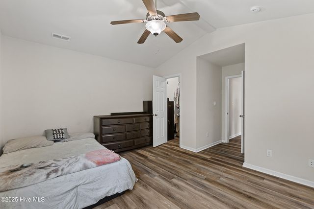 4000 W T Whitehead Drive, Jacksonville, NC 28546