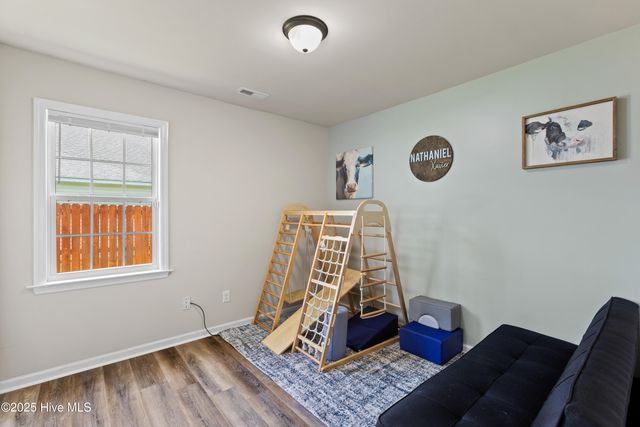 4000 W T Whitehead Drive, Jacksonville, NC 28546