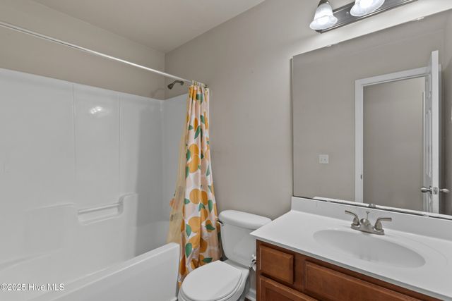 4000 W T Whitehead Drive, Jacksonville, NC 28546