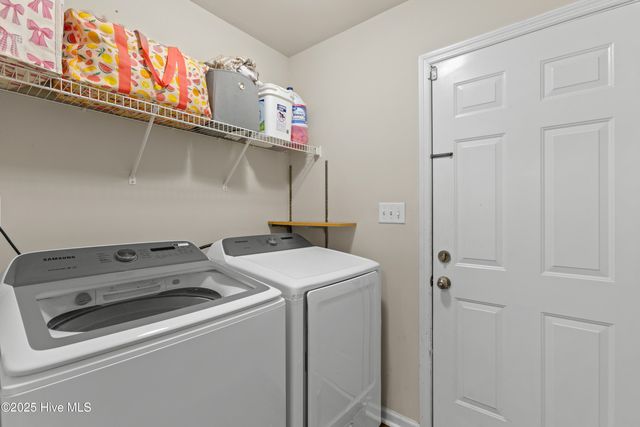 4000 W T Whitehead Drive, Jacksonville, NC 28546