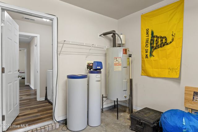 4000 W T Whitehead Drive, Jacksonville, NC 28546