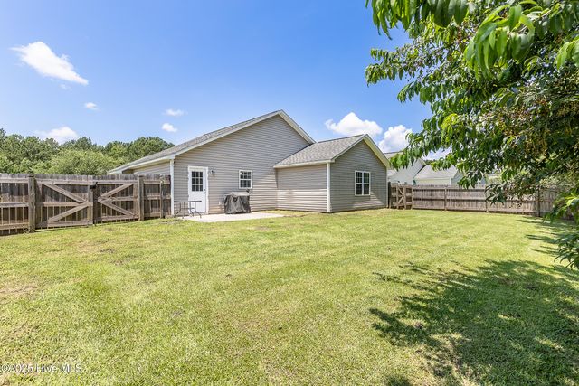 4000 W T Whitehead Drive, Jacksonville, NC 28546