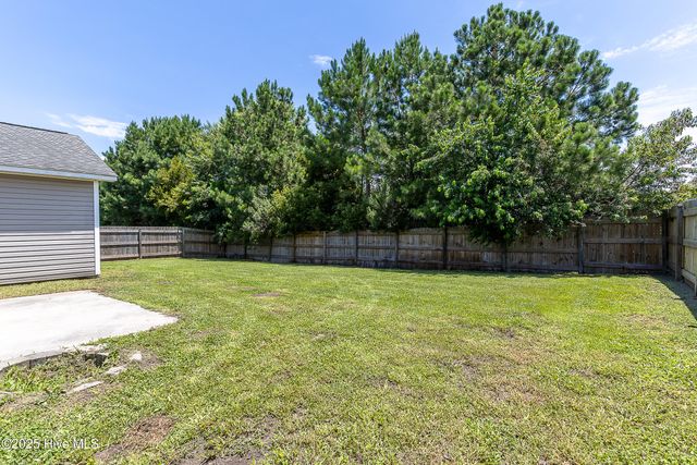 4000 W T Whitehead Drive, Jacksonville, NC 28546