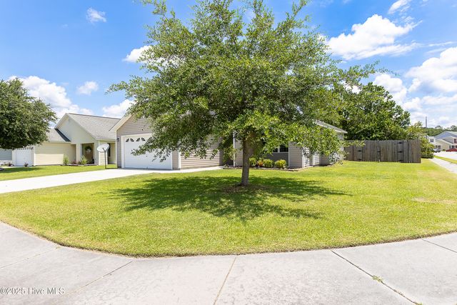 4000 W T Whitehead Drive, Jacksonville, NC 28546