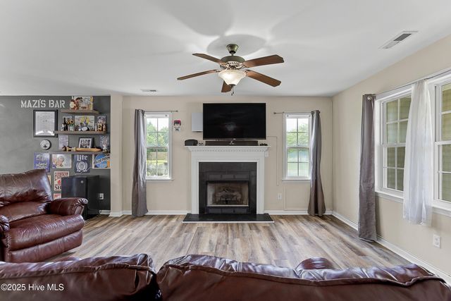 4000 W T Whitehead Drive, Jacksonville, NC 28546