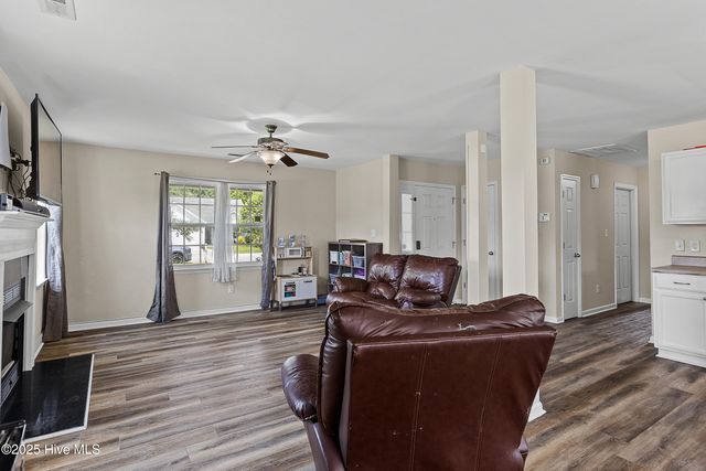4000 W T Whitehead Drive, Jacksonville, NC 28546