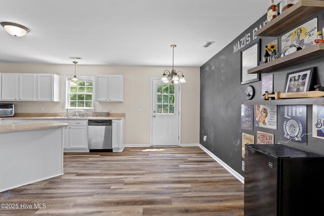 4000 W T Whitehead Drive, Jacksonville, NC 28546
