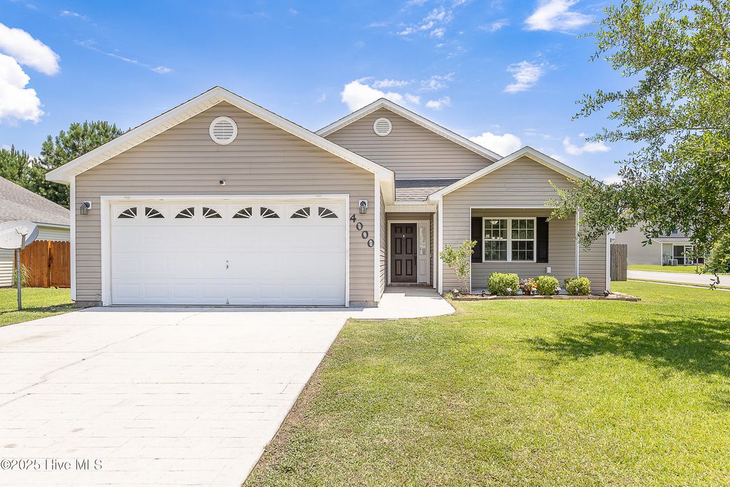 4000 W T Whitehead Drive, Jacksonville, NC 28546